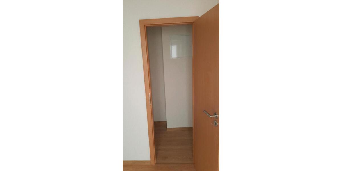 Dachgeschoßwohnung Gera - 3 Zimmer, 83 m&sup2;, 800&euro; | Angebot:26451510