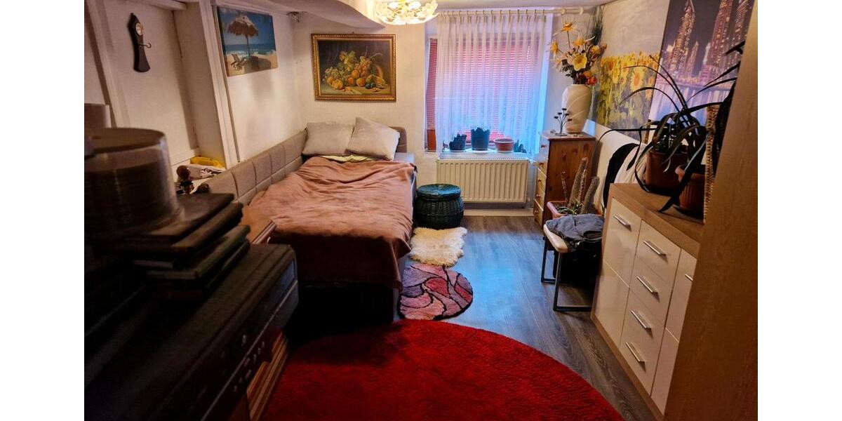Etagenwohnung Meuselwitz - 8 Zimmer, 160 m&sup2;, 1.200&euro; | Angebot:26321990