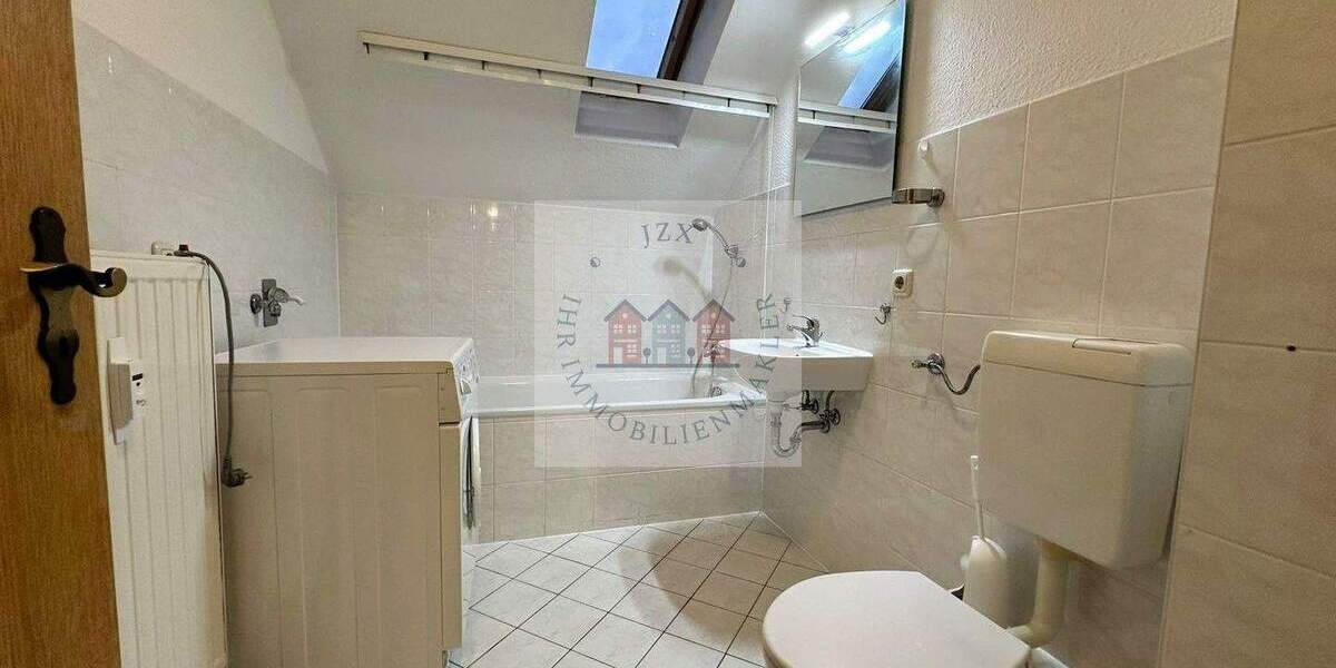 Etagenwohnung Gera Ostviertel - 3 Zimmer, 83 m&sup2;, 480&euro; | Angebot:25359875