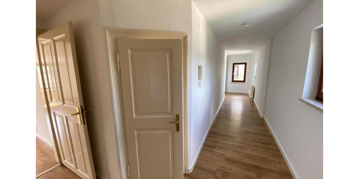 Dachgeschoßwohnung Greiz - 2 Zimmer, 68 m&sup2;, 340&euro; | Angebot:26462523