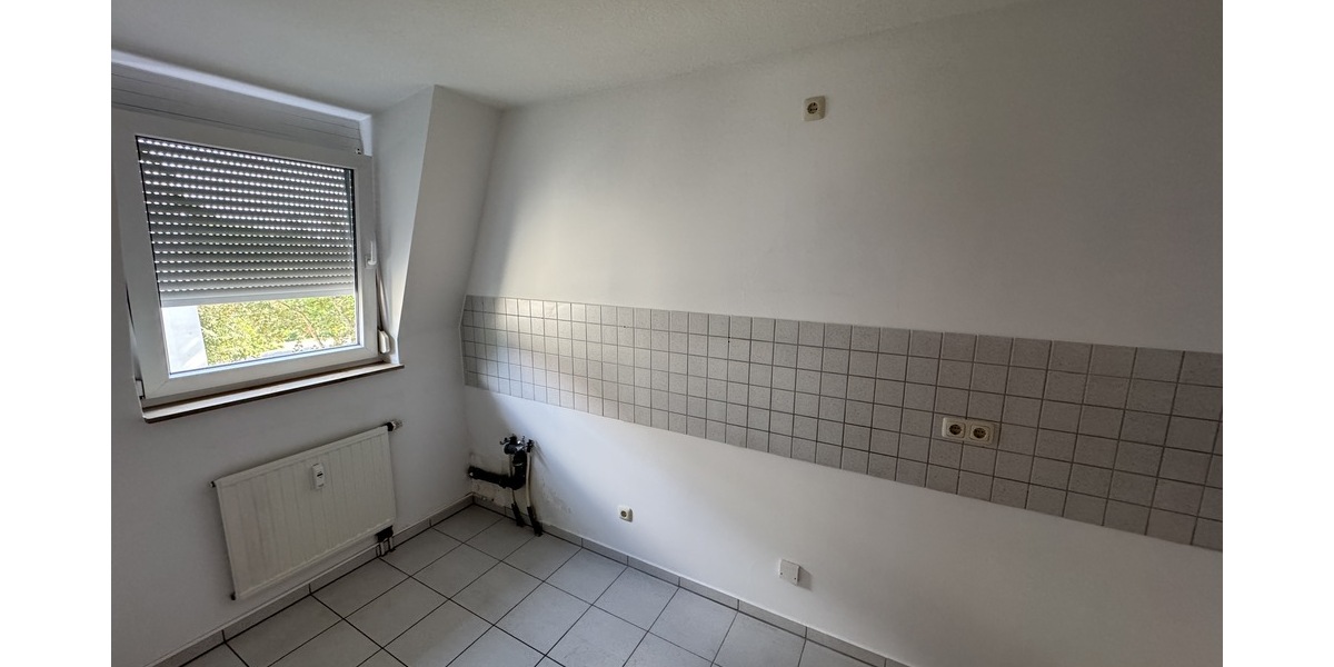 Vermietete Eigentumswohnung mit Stellplatz in ansprechender Wohngegend! - Dachgeschoßwohnung Gera Alt-Bieblach | Angebot:26476502