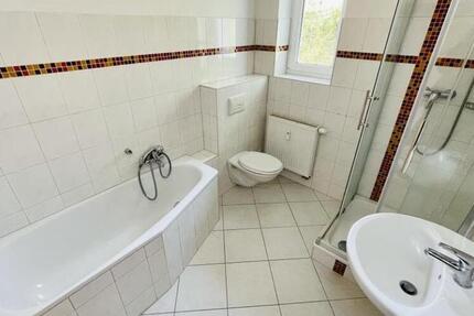 Familien willkommen! 4 R.-Wohnung mit West-Balkon, Wanne, Dusche und Hausgarten in Gera-Debschwitz! - Wohnung Gera Debschwitz | Angebot:26192411