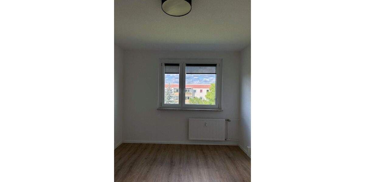 ---Helle, sanierte 3-Raum-Wohnung mit hochwertiger Einbauküche in begehrter Lage von Lusan--- 3 zimmer