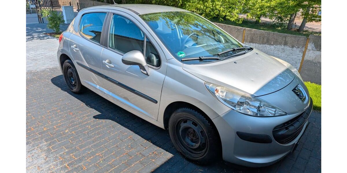 Peugeot 207 161.000 km 2.700 &euro; Meerane 08393