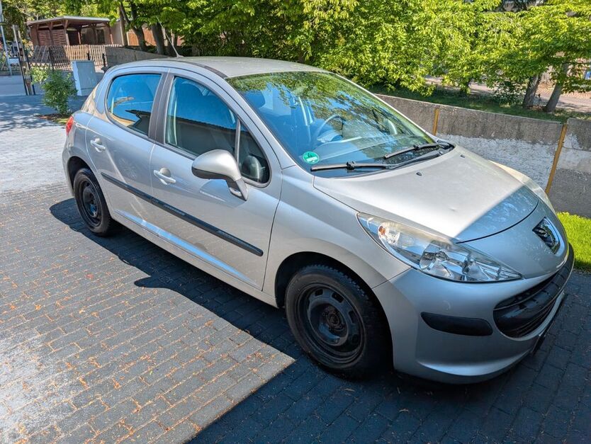 Peugeot 207 161.000 km 2.700 € Meerane 08393