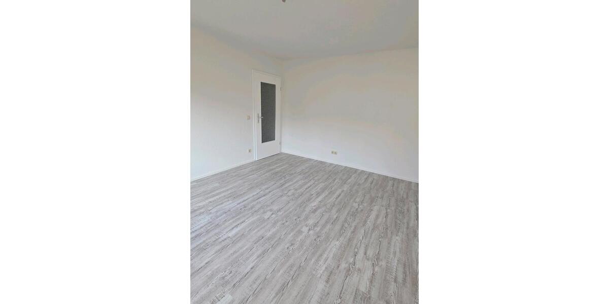 Etagenwohnung Greiz - 1 Zimmer, 24 m&sup2;, 240&euro; | Angebot:25871016