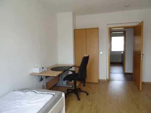 Saniert und möbliert - 3-Zimmer-Eigentumswohnung mit Balkon im Hochparterre in Hohenleuben zu verkaufen 3 zimmer