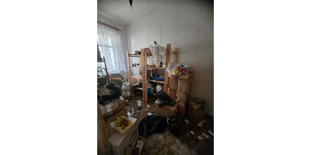 Etagenwohnung Meerane - 8 Zimmer, 180 m&sup2;, 50.000&euro; | Angebot:26757988