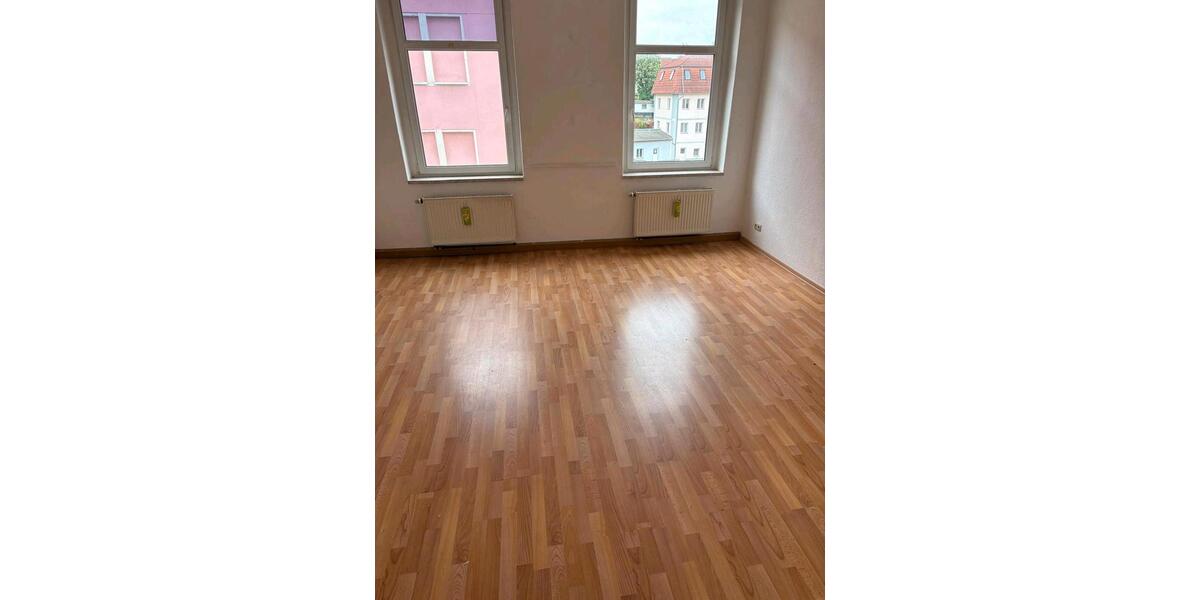 Etagenwohnung Werdau - 4 Zimmer, 92 m&sup2;, 500&euro; | Angebot:26529823