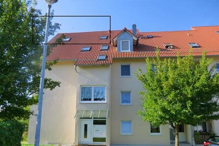 gepflegte 3-Raum-Maisonetten-Wohnung, großer Balkon und Garage