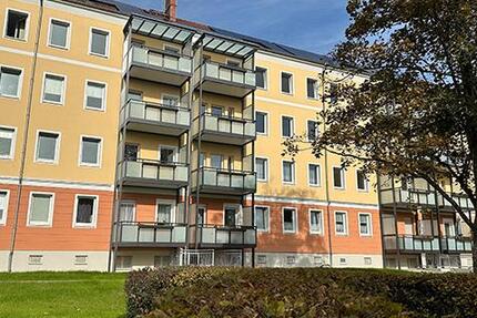 3-Raum-Wohnung mit Balkon zu vermieten! 3 zimmer