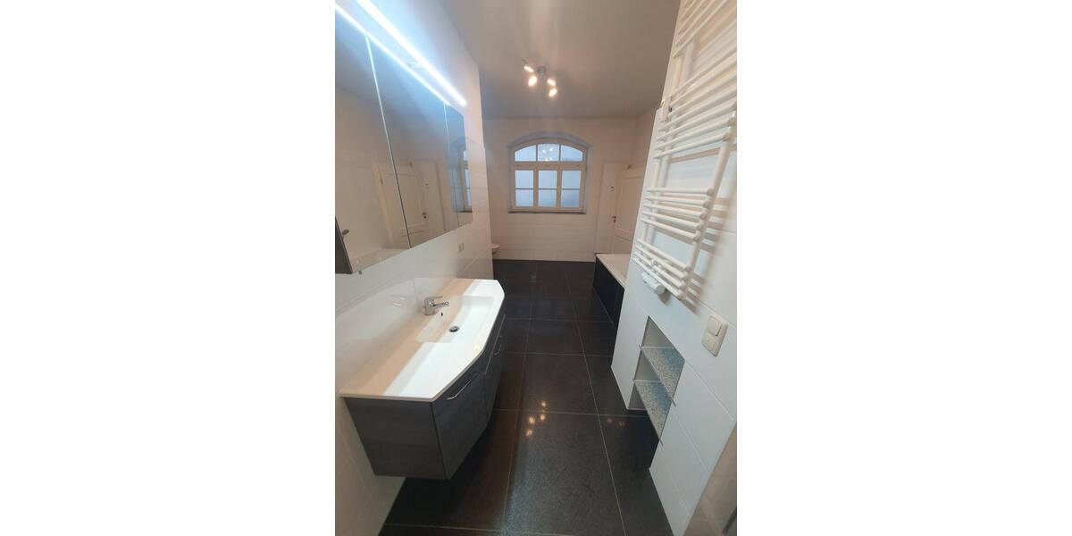 Helle 2-Raumwohnung am Marktplatz von 07607 Eisenberg 2 zimmer