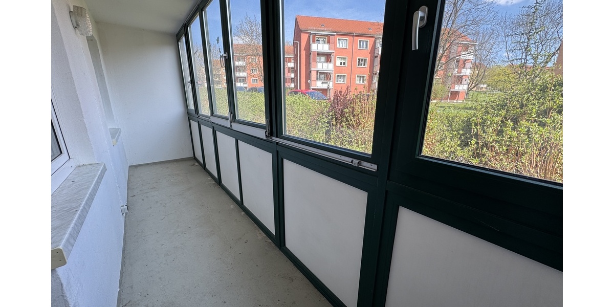 helle 2-Raum-Wohnung mit Wintergarten und Blick ins Grüne: in Gera-Bieblach! - Erdgeschoßwohnung Gera Alt-Bieblach | Angebot:26339853