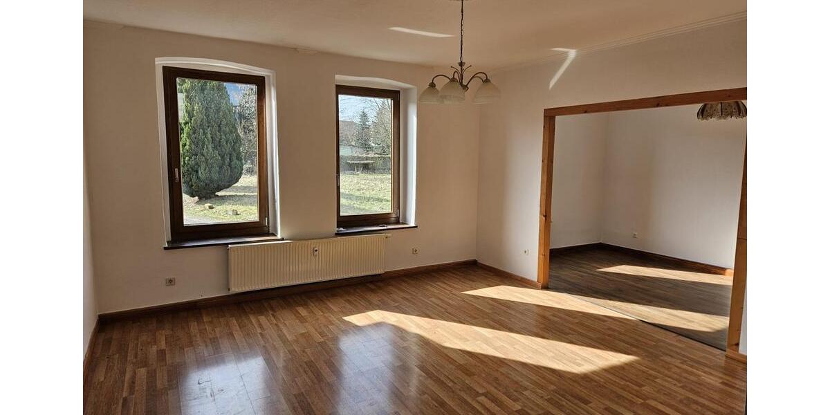 Erdgeschoßwohnung Schkölen - 4 Zimmer, 105 m&sup2;, 578&euro; | Angebot:26644777