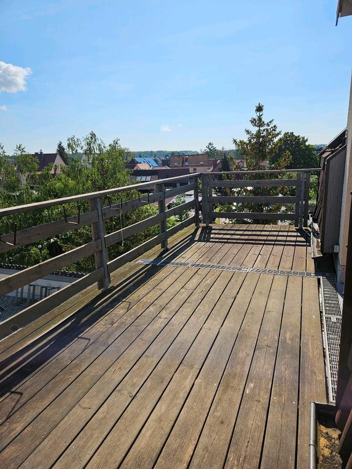 Helle Zwei-RaumWohnung mit großer Dachterrasse im Citypoint