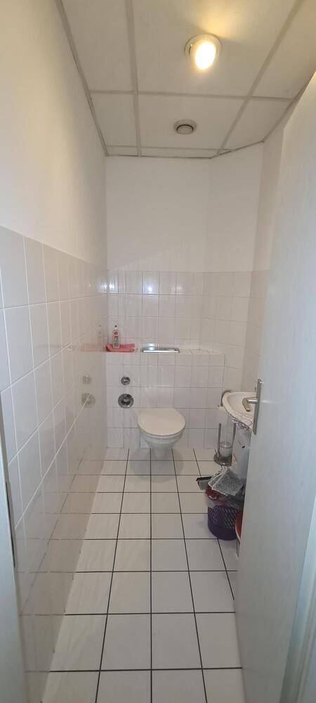 Große Laden-, Büro- oder Praxisfläche in Hermsdorf