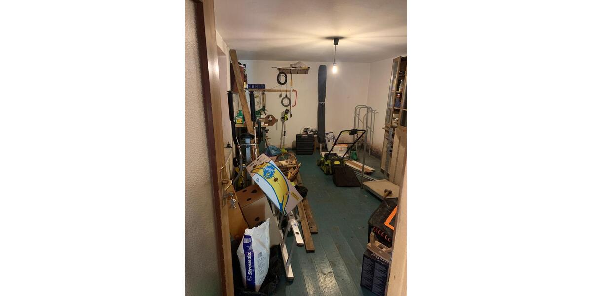 Reihenhaus Werdau - 9 Zimmer, 180 m&sup2;, 79.000&euro; | Angebot:25900449