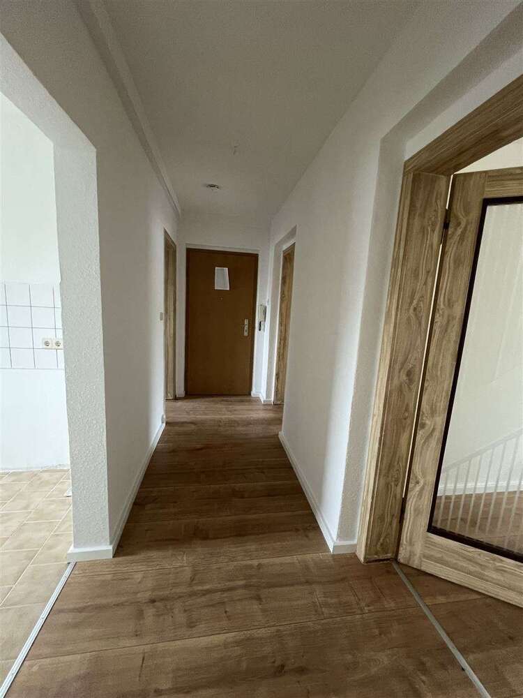 Wohnung zum Mieten in Crossen an der Elster 320 € 58.4 m²