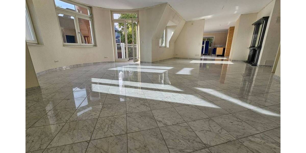 Etagenwohnung Crimmitschau - 5 Zimmer, 248 m&sup2;, 446.400&euro; | Angebot:25958956