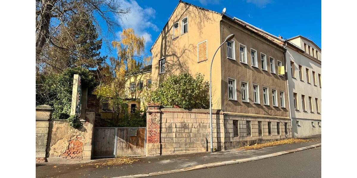 ZWEI HÄUSER, SCHUPPEN UND GARAGE 8 zimmer