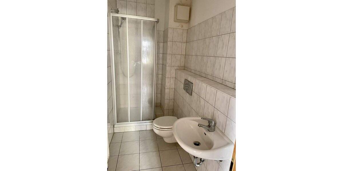 Großzügige 6-Zimmer-Dachgeschosswohnung in Gera Debschwitz 6 zimmer