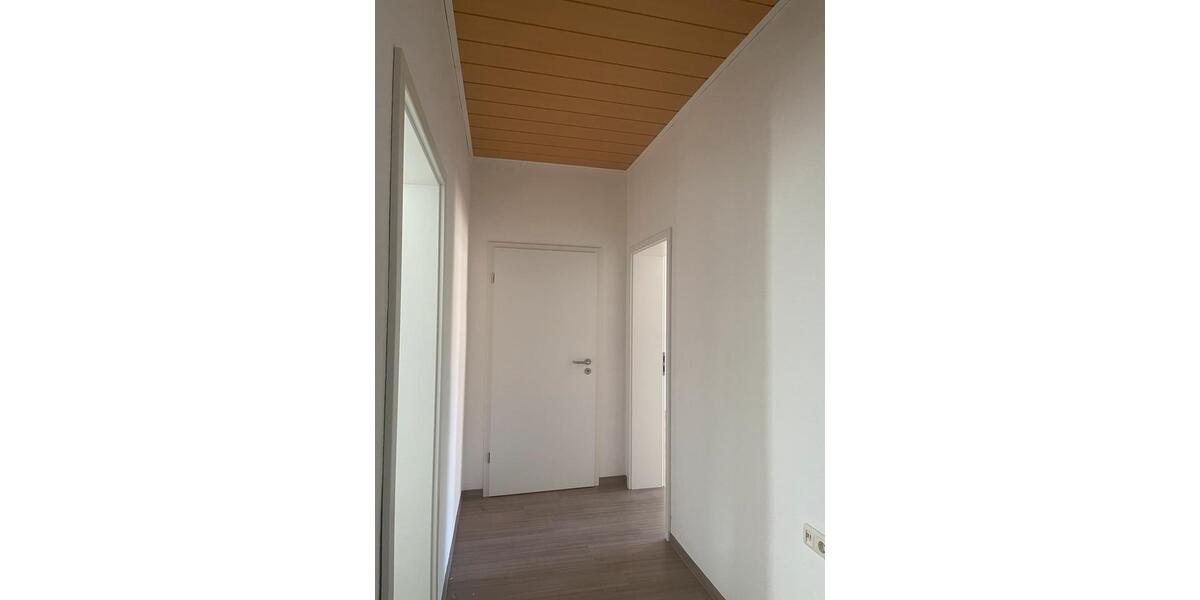 Etagenwohnung Eisenberg - 1 Zimmer, 63 m&sup2;, 425&euro; | Angebot:25237457