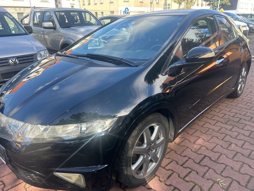 Honda Civic 159.000 km 2.900 € zwickau 08064