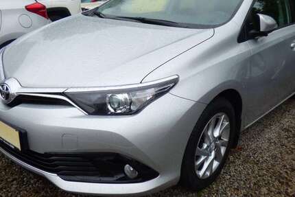 Toyota Auris 35.850 km 13.860 € Glauchau 08371
