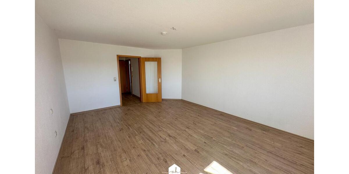 Dachgeschoßwohnung Gera - 3 Zimmer, 81 m&sup2;, 420&euro; | Angebot:26440892