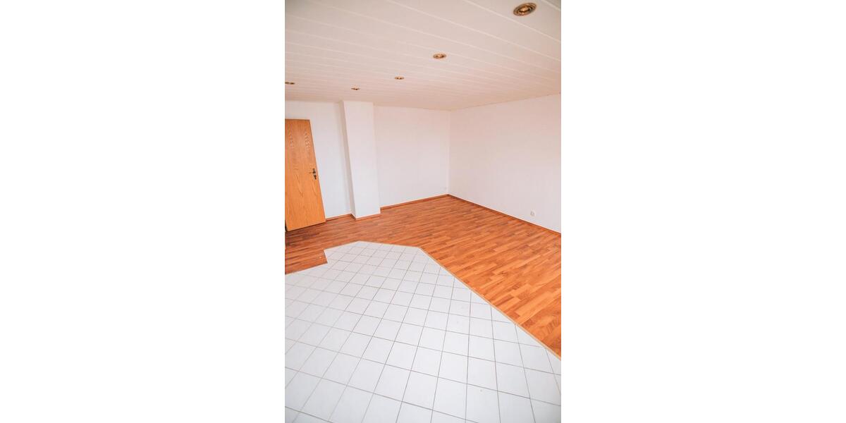 Dachgeschoßwohnung Gera Alt-Bieblach - 2 Zimmer, 75 m&sup2;, 449&euro; | Angebot:26112908