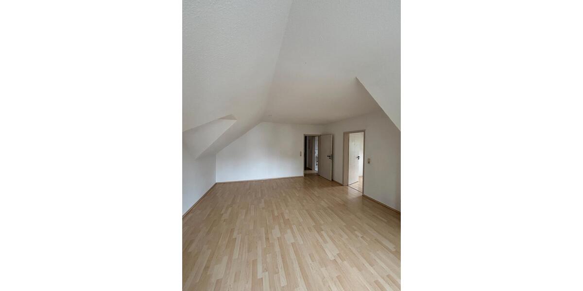Dachgeschoßwohnung Meerane - 2 Zimmer, 50 m&sup2;, 350&euro; | Angebot:24214745