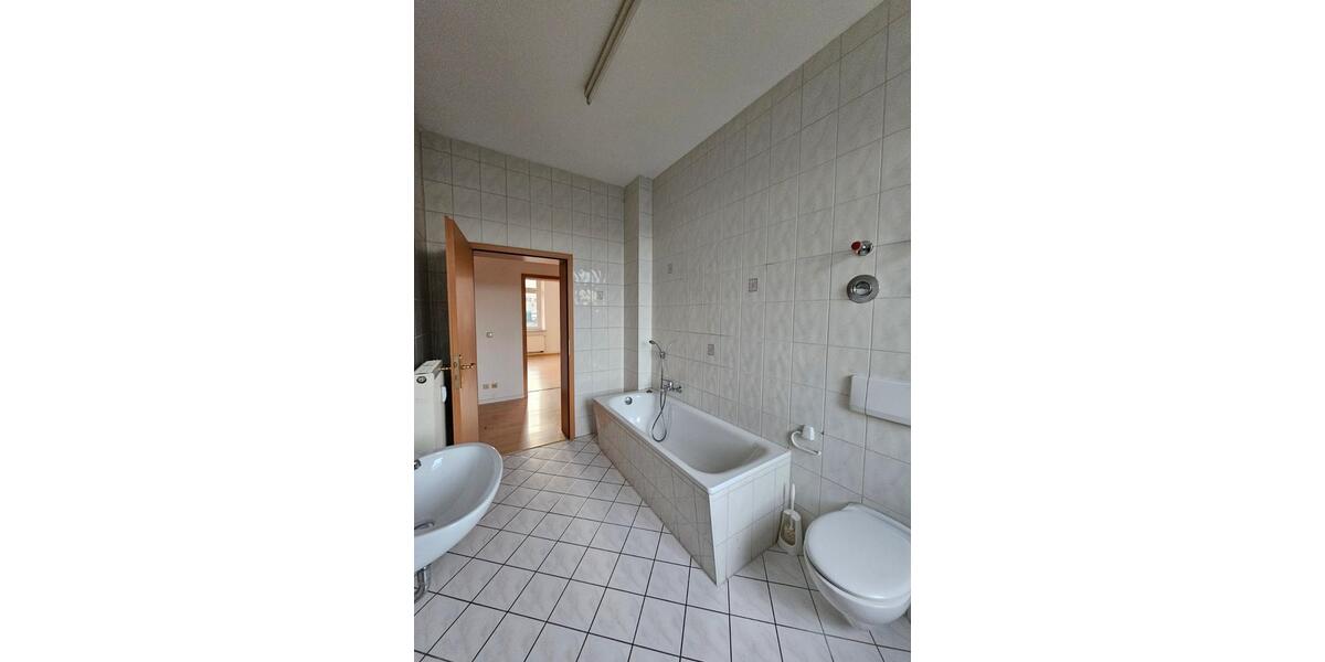 Etagenwohnung Werdau - 5 Zimmer, 108 m&sup2;, 450&euro; | Angebot:25810285