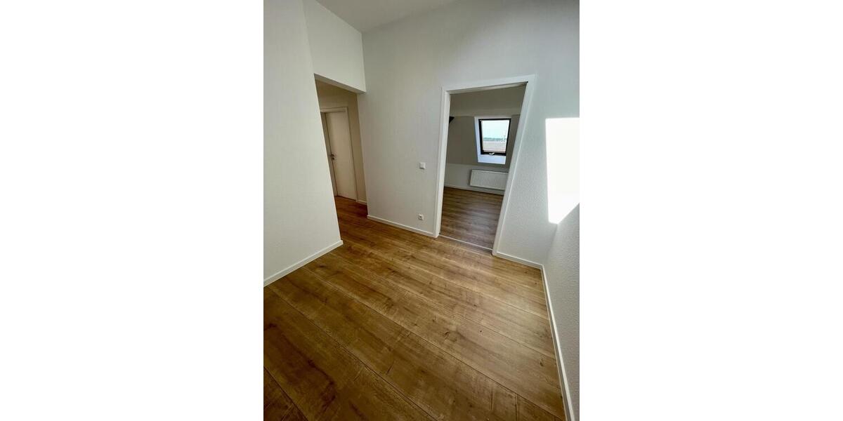 Mit Weitblick! 2,5 Raum DG Wohnung mit offener Küche im Wohnzimmer. Modernes Bad mit Wanne! - Dachgeschoßwohnung Gera Alt-Bieblach | Angebot:26248794