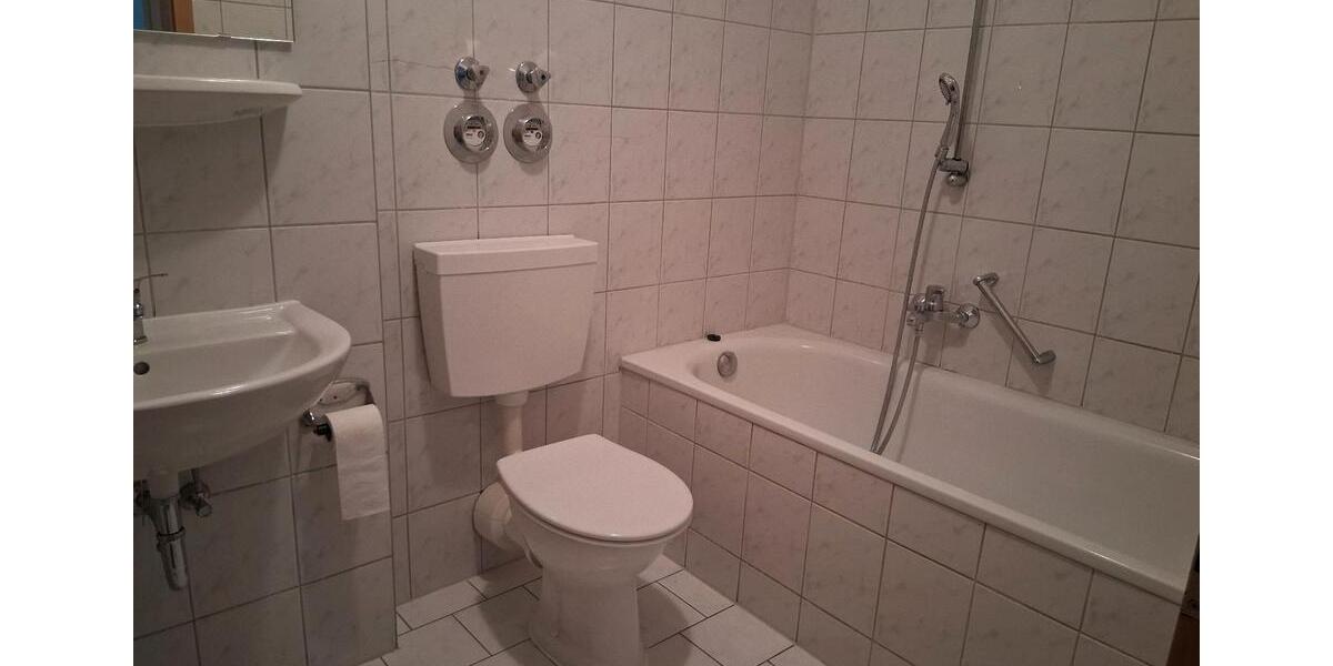 Etagenwohnung Meerane - 1 Zimmer, 36 m&sup2;, 351&euro; | Angebot:26071945