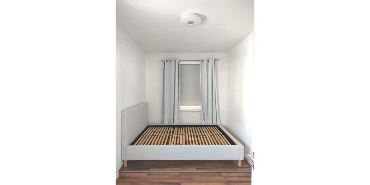 *** Schicke Stadtwohnung DG | Balkon | Kamin | Stellplatz | Einbauküche *** 2 zimmer