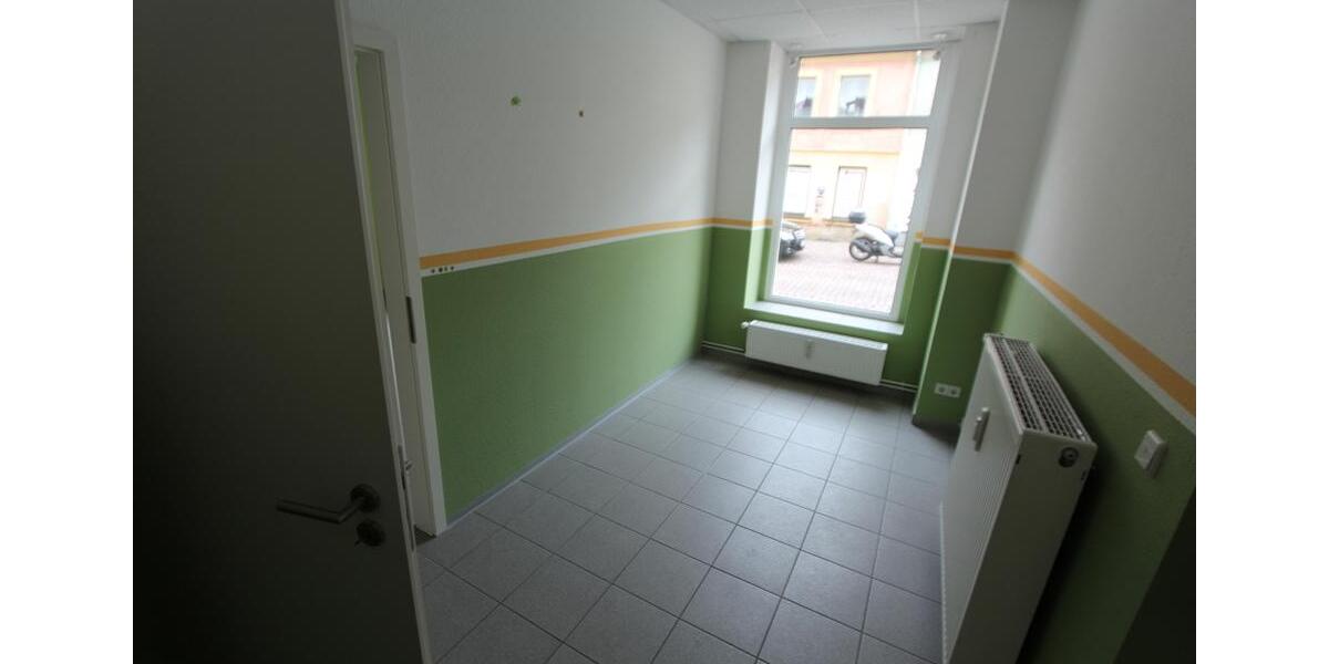 Sehr gut geschnittene Ladeneinheit im Zentrum von Meerane zimmer