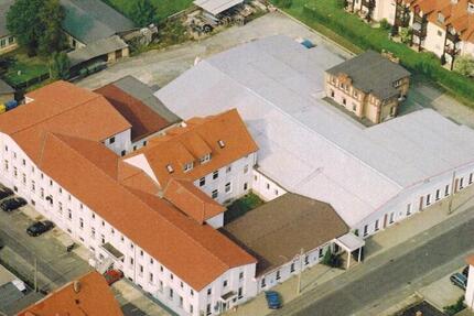 Wohn- und Geschäftshaus mit 6 Geschäftseinheiten und 28 Apartments zimmer