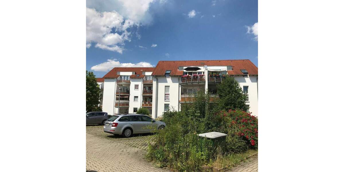 Geräumige 3-Zimmer-Wohnung mit Balkon und Tageslichtbad in Eisenberg, Am Jahnplatz 3 zimmer