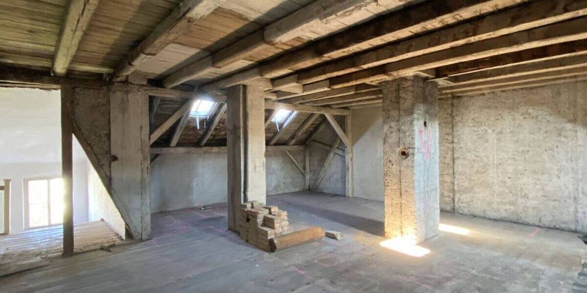 Sanierungsbedürftiges Mehrfamilienhaus mit 2-3 Wohneinheiten 1 zimmer