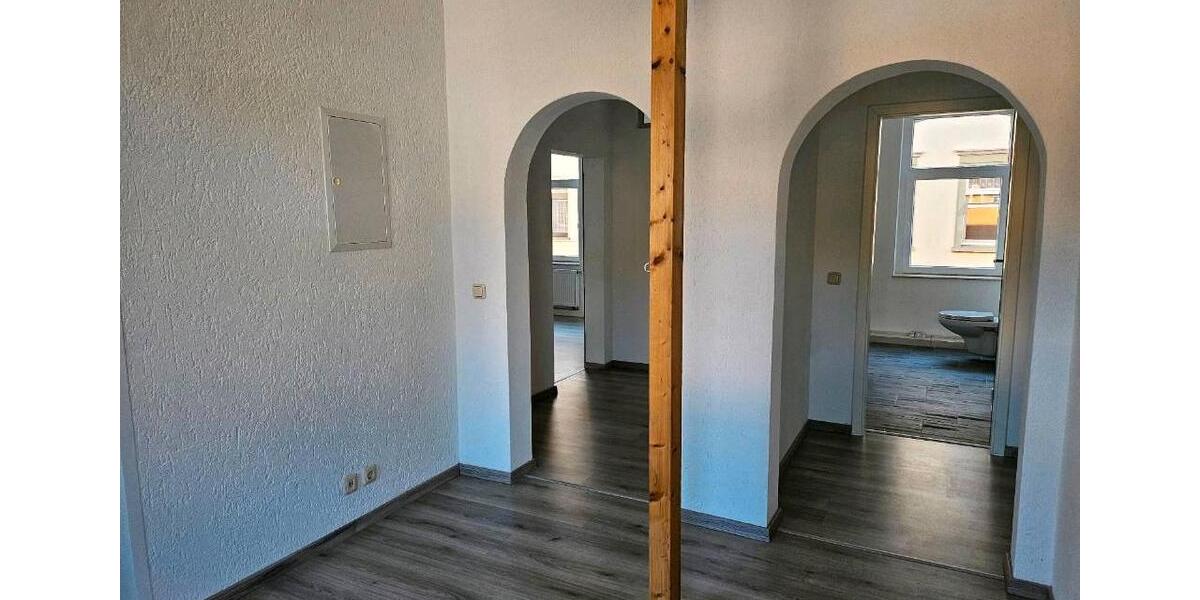 Etagenwohnung Greiz - 2 Zimmer, 77 m&sup2;, 420&euro; | Angebot:26167965