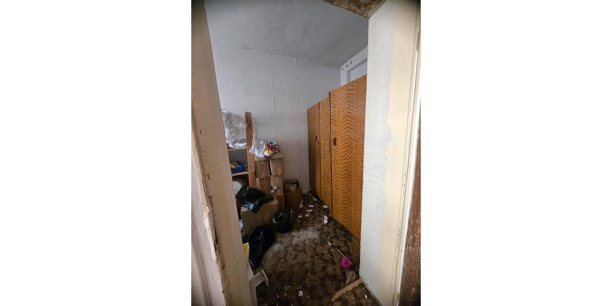 Etagenwohnung Meerane - 8 Zimmer, 180 m&sup2;, 45.000&euro; | Angebot:26757988
