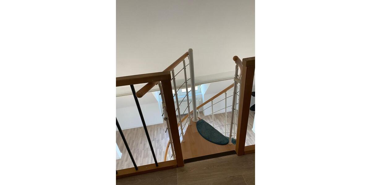 Dachgeschoßwohnung Elsteraue - 4 Zimmer, 85 m&sup2;, 470&euro; | Angebot:25960420