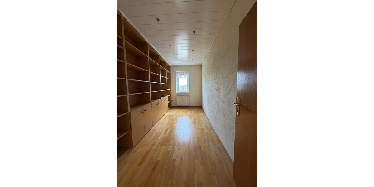Etagenwohnung Weida - 4 Zimmer, 83 m&sup2;, 79.900&euro; | Angebot:26942154