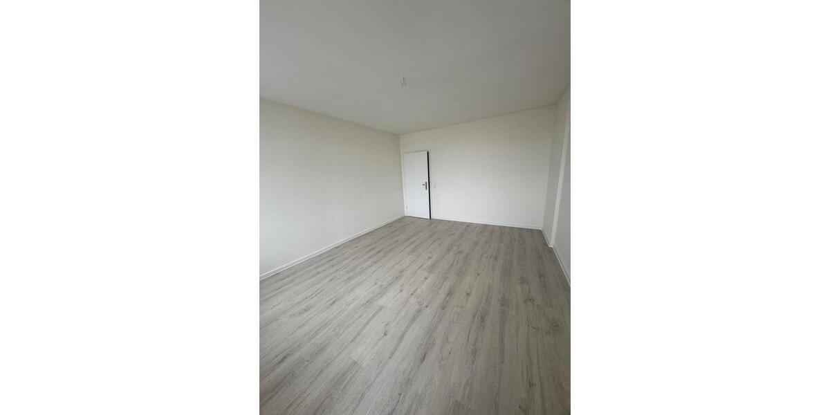 Etagenwohnung Zeitz - 2 Zimmer, 65 m&sup2;, 422&euro; | Angebot:26222985
