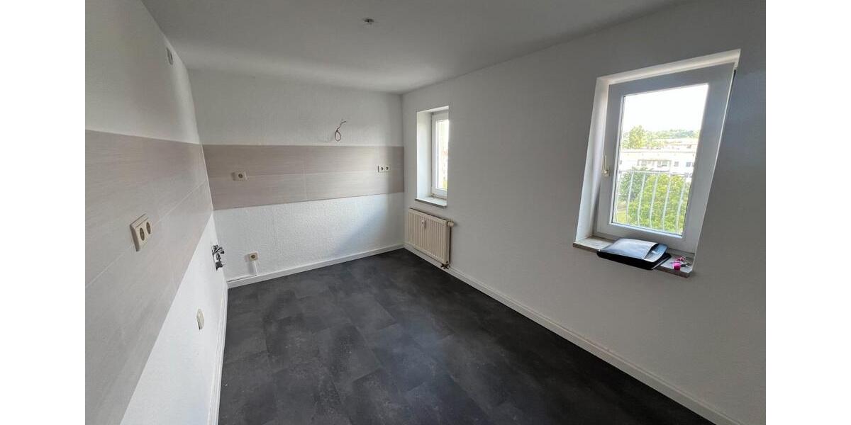 Dachgeschoßwohnung Gera Debschwitz - 2 Zimmer, 61 m&sup2;, 375&euro; | Angebot:26337114