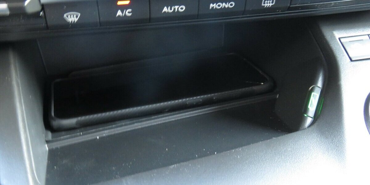 Fiat Doblo Maxi Kombi 130 AT / 7-Sitze + 10-Zoll Navi 10.280 km 27.965 &euro; Münchenbernsdorf 07589