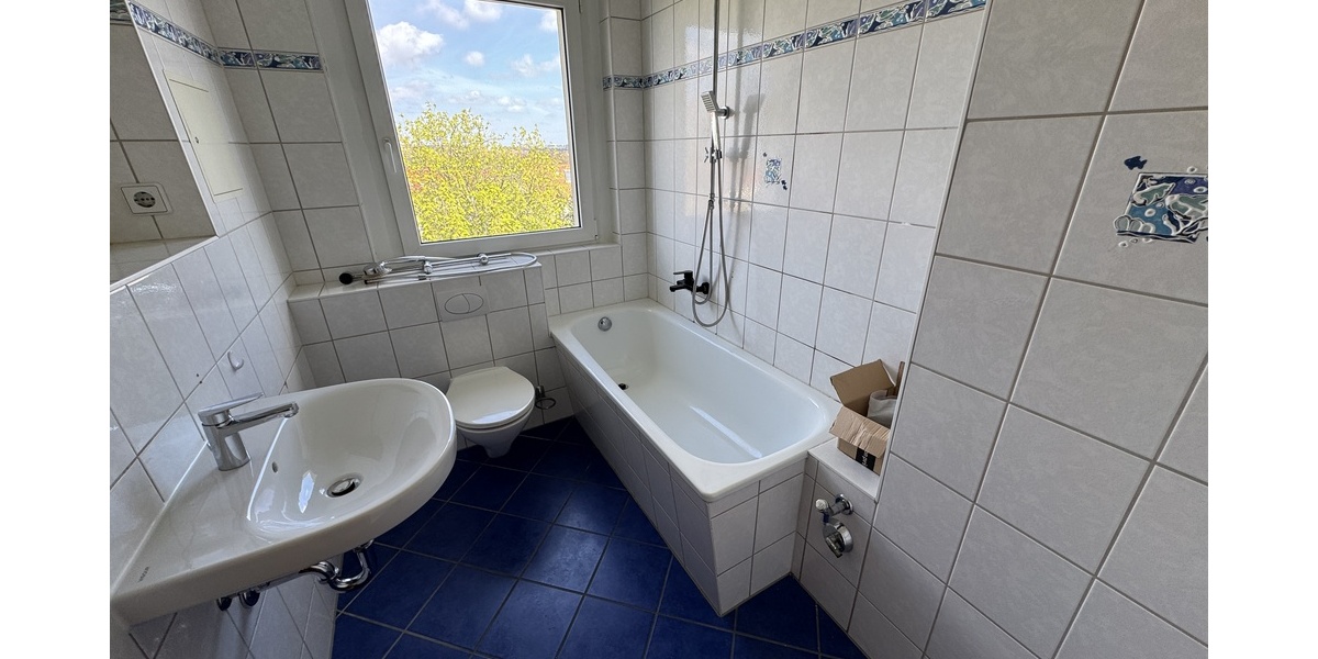 3-Raum ETW mit Balkon, Garage und Stellplatz in Gera - Etagenwohnung Gera Ostviertel | Angebot:26586644
