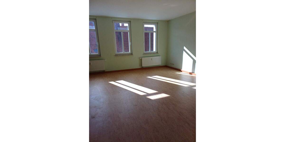 Etagenwohnung Eisenberg - 2 Zimmer, 61 m&sup2;, 400&euro; | Angebot:25877584