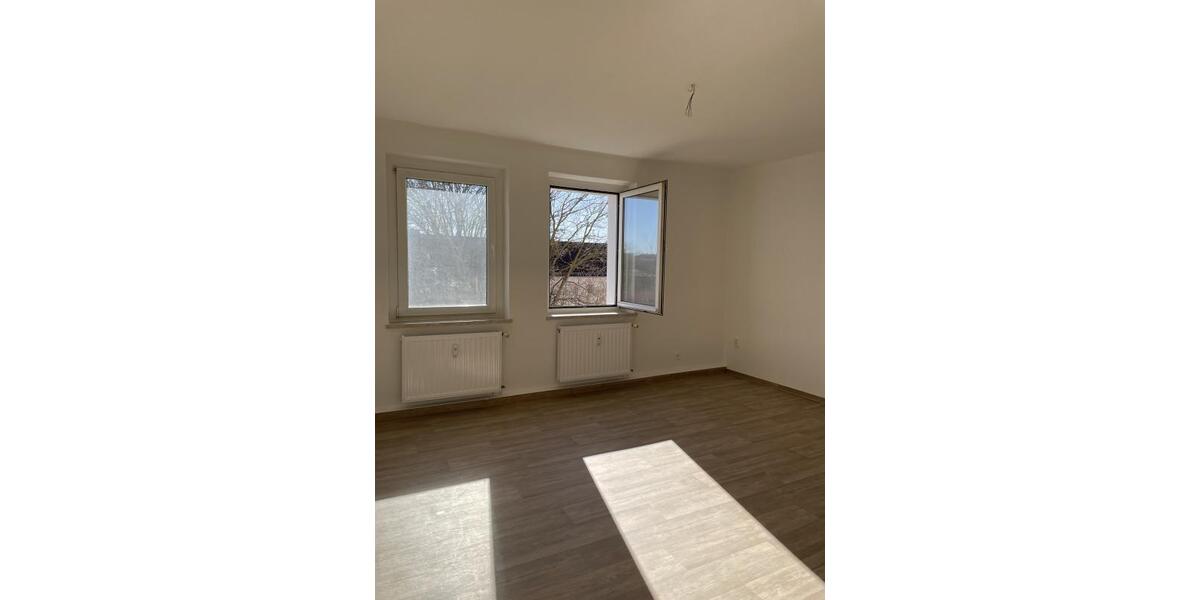 Etagenwohnung Zeitz - 2 Zimmer, 52 m&sup2;, 330&euro; | Angebot:25327035