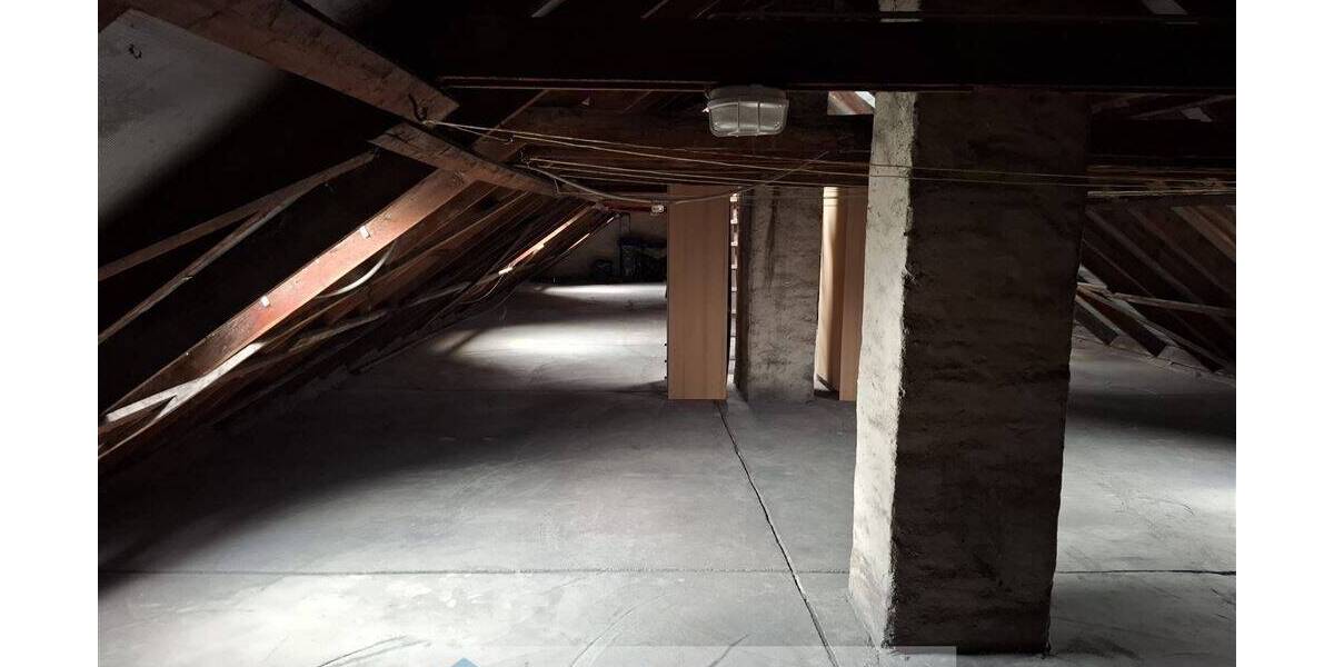 Sehr schöne Eigentumswohnung mit Balkon in Teuchern zu verkaufen 3 zimmer